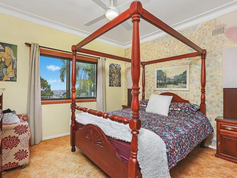 18 Veterans Parade, Wheeler Heights NSW 2097