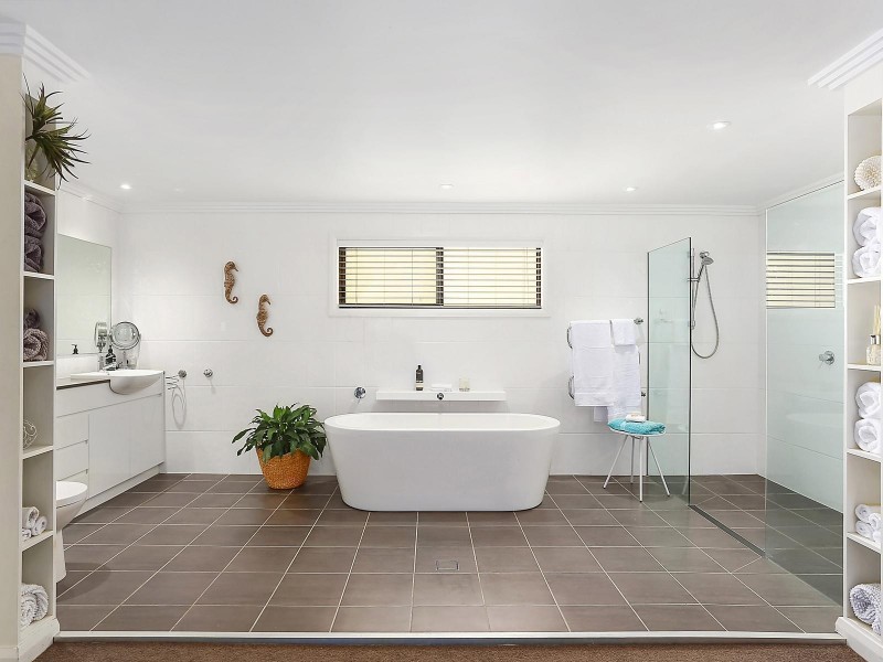 33 Kirkstone Road, Wheeler Heights NSW 2097