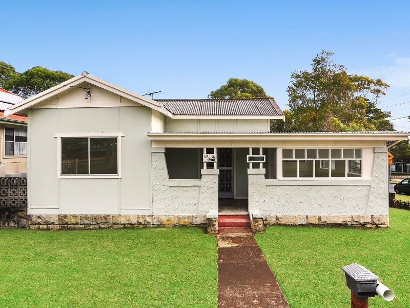 52 Veterans Parade, Wheeler Heights NSW 2097