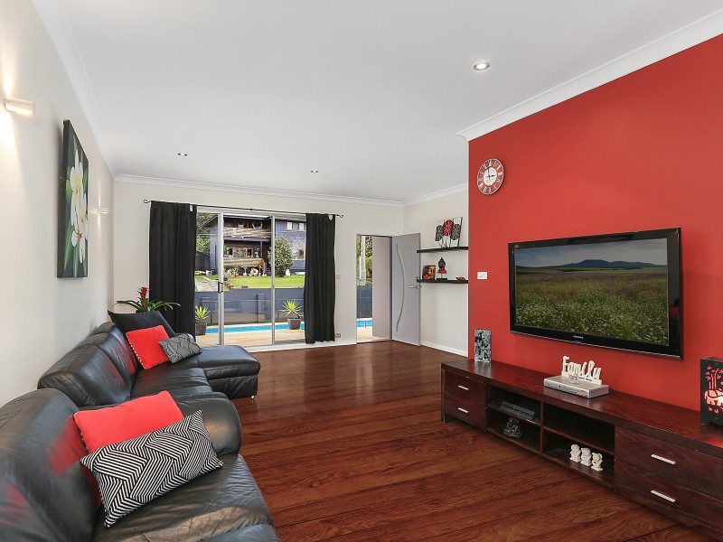 27 Penrith Avenue, Wheeler Heights NSW 2097