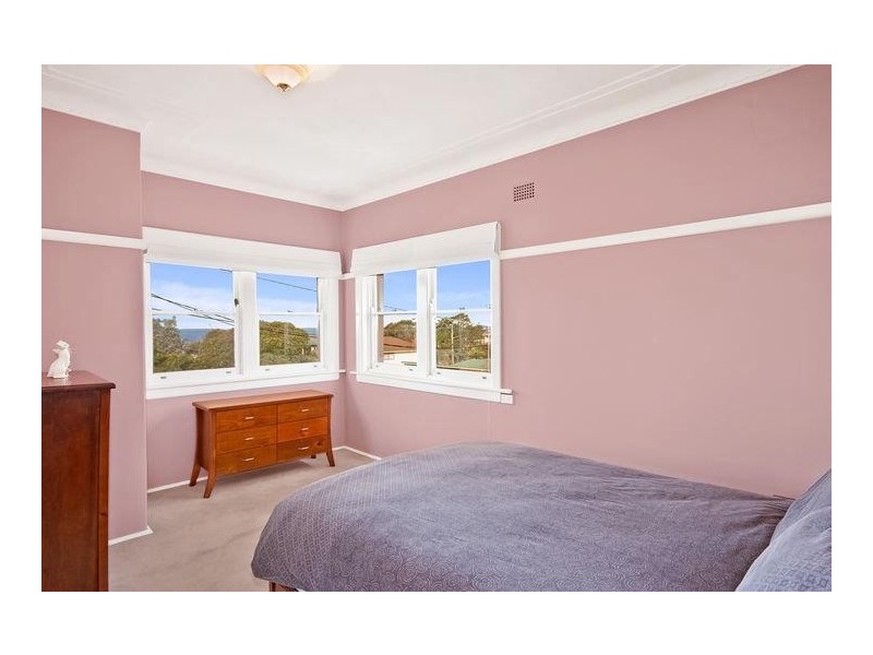 3 Seaview Avenue, Curl Curl NSW 2096