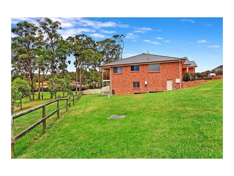 14 Warburton Close, Macquarie Hills NSW 2285