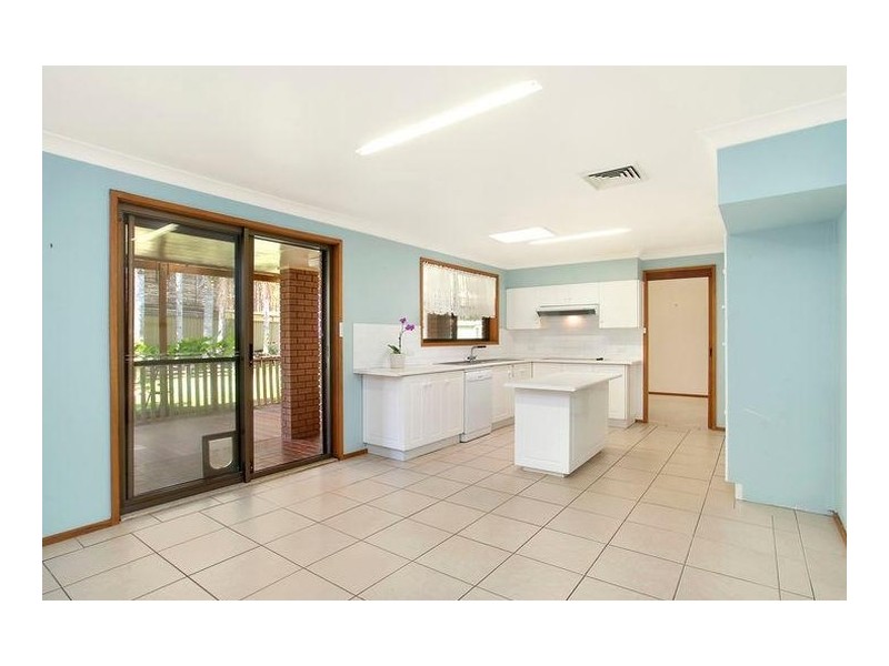 14 Edinburgh Close, Valentine NSW 2280