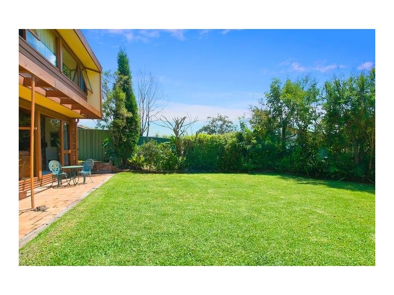 10 Ian Street, Eleebana NSW 2282