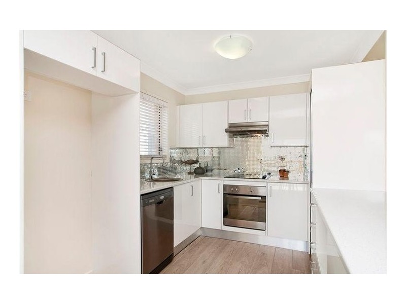 11 Gordon Street, Eleebana NSW 2282