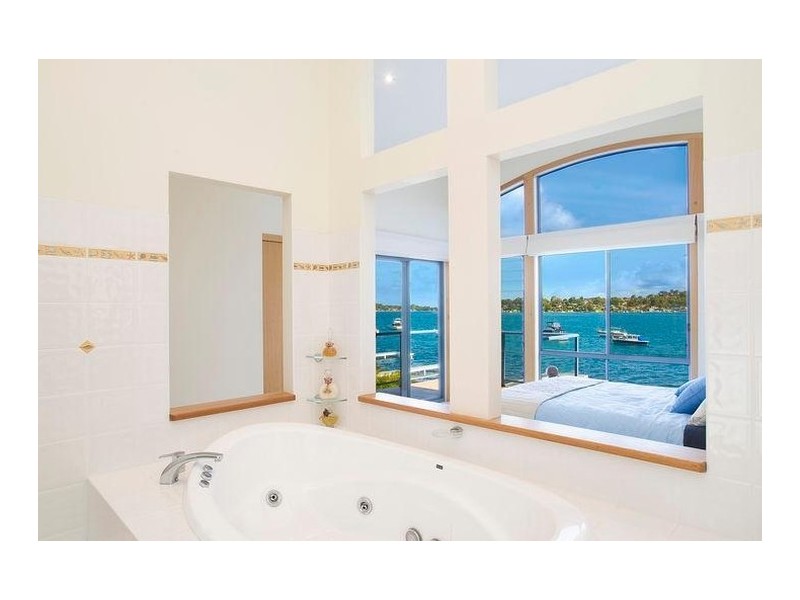 156 Sealand Road, Fishing Point NSW 2283