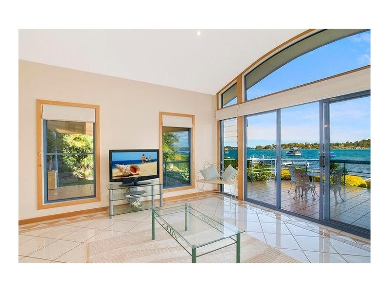 156 Sealand Road, Fishing Point NSW 2283