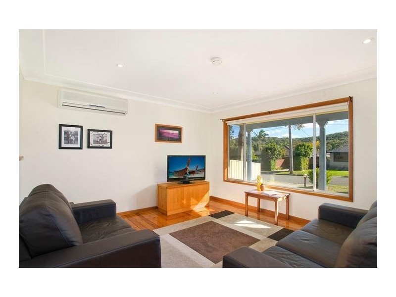 144 Macquarie Grove, Caves Beach NSW 2281