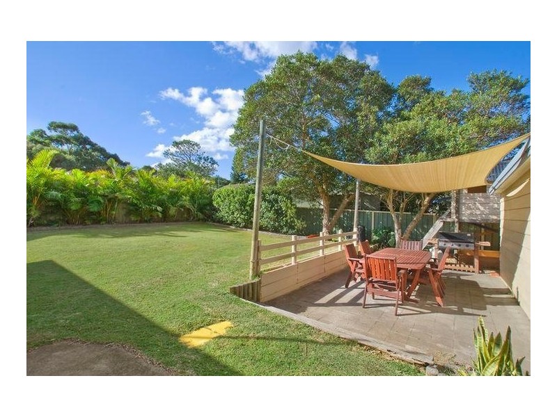 144 Macquarie Grove, Caves Beach NSW 2281