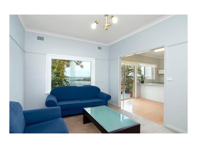 180 Marks Point Road, Marks Point NSW 2280