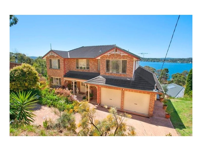 17 Ealing Crescent, Fishing Point NSW 2283