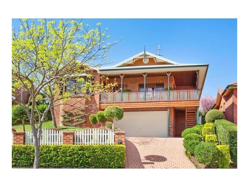 16 Kentmere Drive, Lakelands NSW 2282