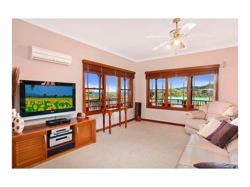 16 Kentmere Drive, Lakelands NSW 2282