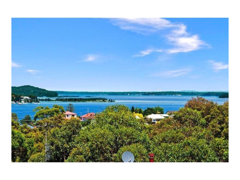 25 Spinnaker Ridge Way, Belmont NSW 2280