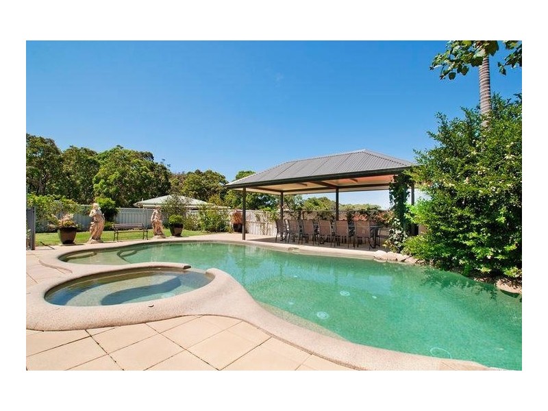 25 Spinnaker Ridge Way, Belmont NSW 2280