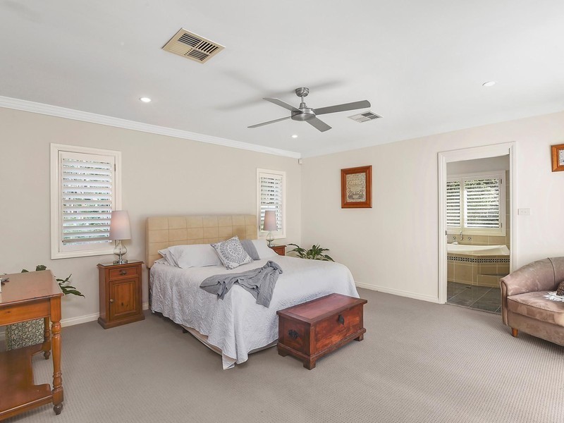 25 Boatmans Row, Eleebana NSW 2282