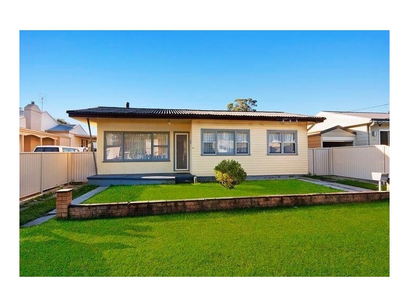 26 St Johns Drive, Croudace Bay NSW 2280