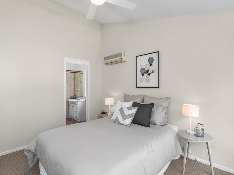 2 Mildura Close, Eleebana NSW 2282