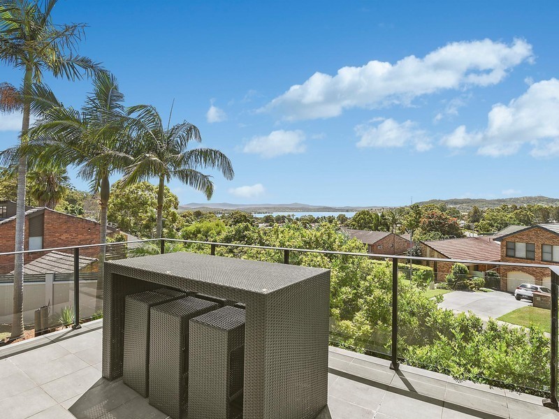 2 Mildura Close, Eleebana NSW 2282
