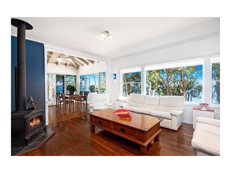 203 Watkins Road, Wangi Wangi NSW 2267