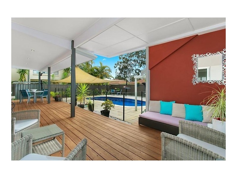 8 Glad Gunson Drive, Eleebana NSW 2282