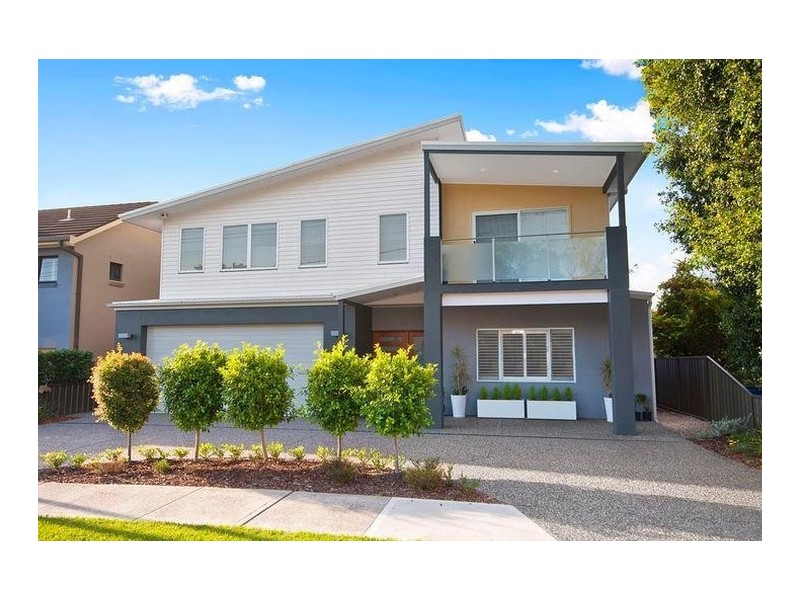 8 Glad Gunson Drive, Eleebana NSW 2282