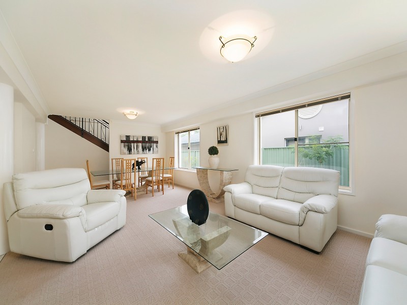 14 Boatmans Row, Eleebana NSW 2282