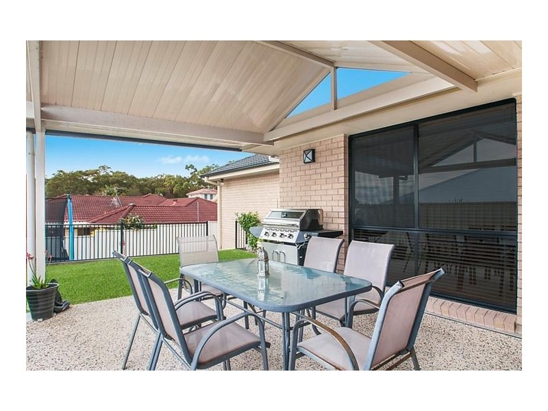18 Ripon Way, Macquarie Hills NSW 2285