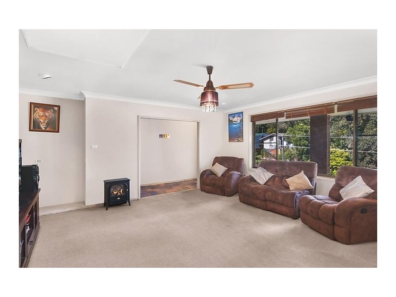 18 Roy Avenue, Bolton Point NSW 2283