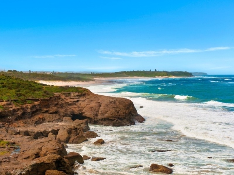 8 Ruby Close, Caves Beach NSW 2281