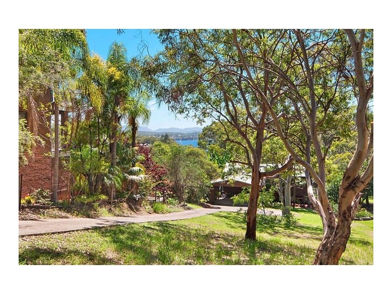 25 Crescent Road, Wangi Wangi NSW 2267