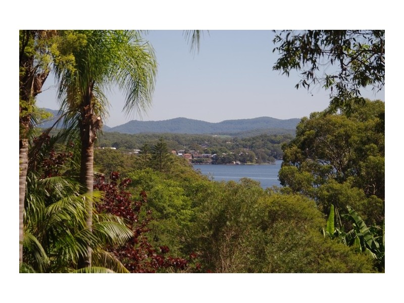 25 Crescent Road, Wangi Wangi NSW 2267