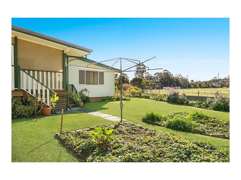 4 Middle Street, Cardiff South NSW 2285