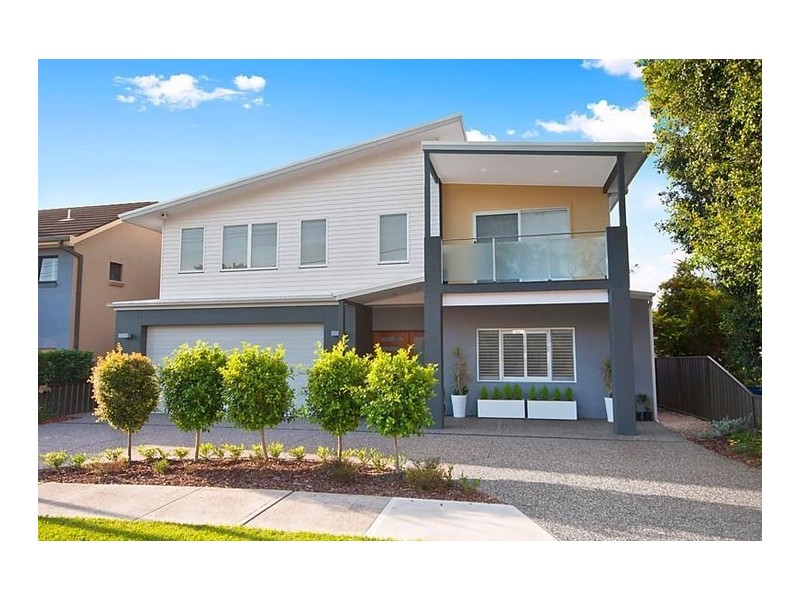 8 Glad Gunson Drive, Eleebana NSW 2282