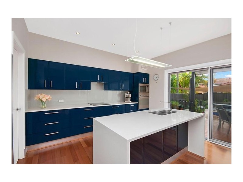 8 Glad Gunson Drive, Eleebana NSW 2282