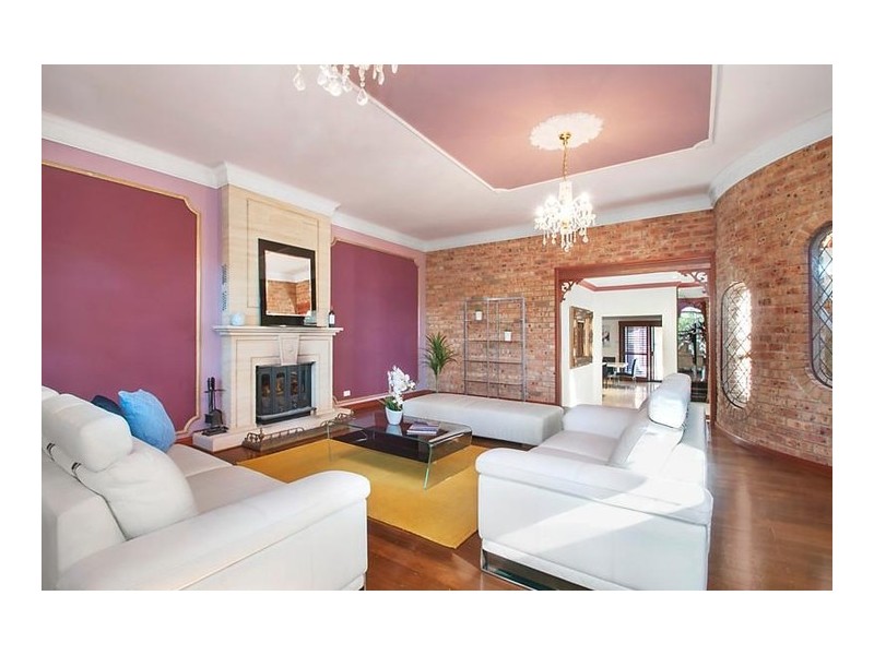 16 Charlton Street, Eleebana NSW 2282