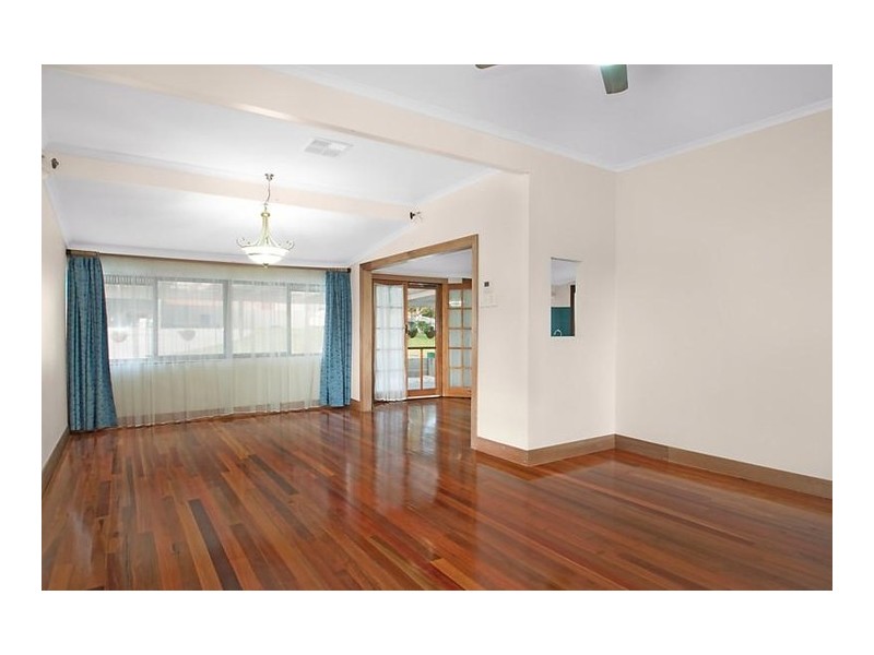 26 Fourth Street, Booragul NSW 2284