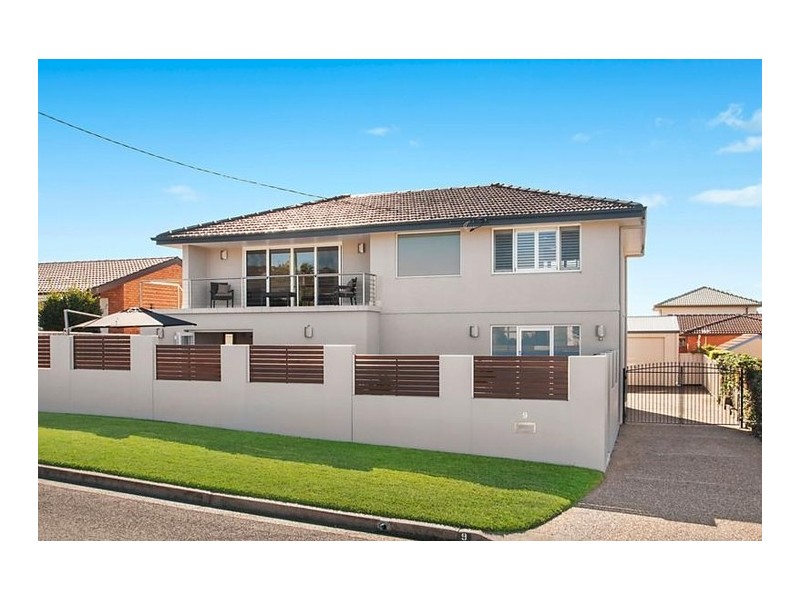 9 Middle Street, Caves Beach NSW 2281