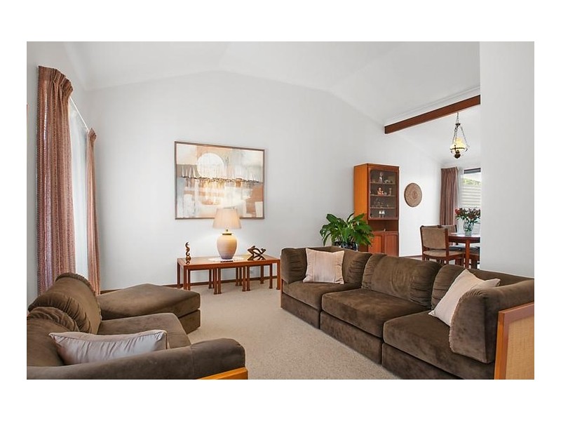 51 Ian Street, Eleebana NSW 2282