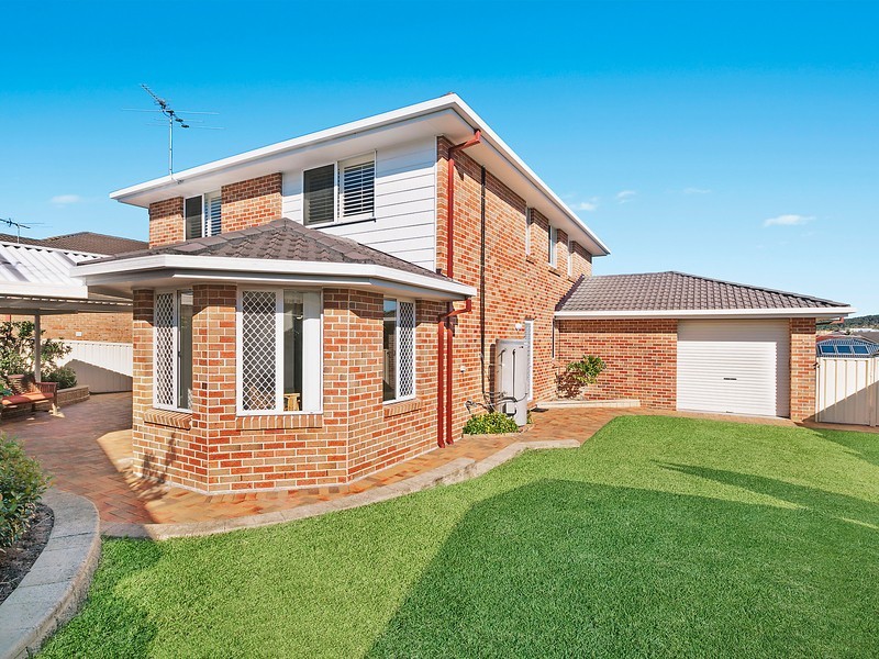 3 Ebbtide Close, Caves Beach NSW 2281