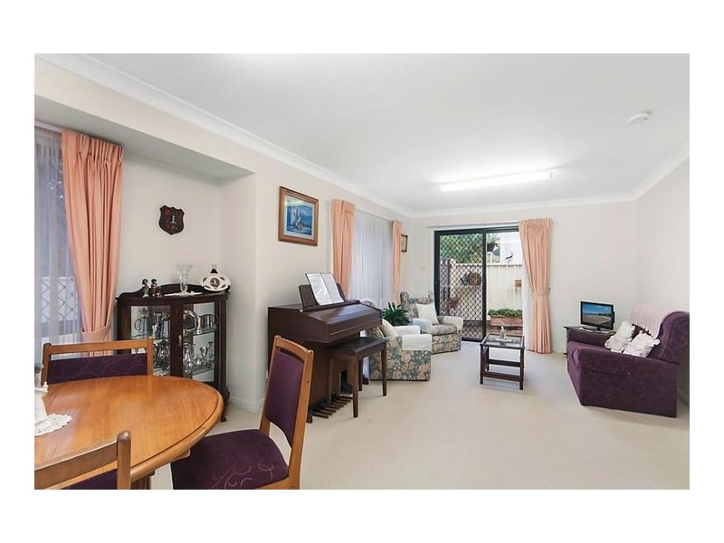 2/30 Boatmans Row, Eleebana NSW 2282