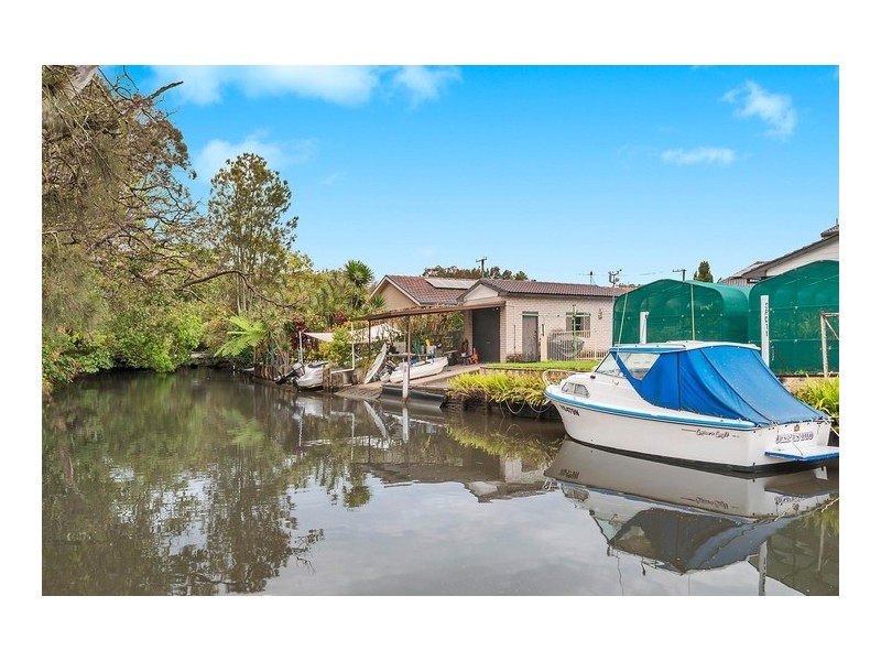 23 St Johns Drive, Croudace Bay NSW 2280