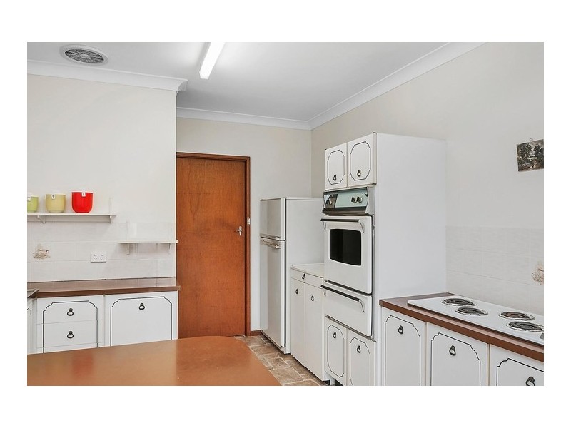 23 St Johns Drive, Croudace Bay NSW 2280