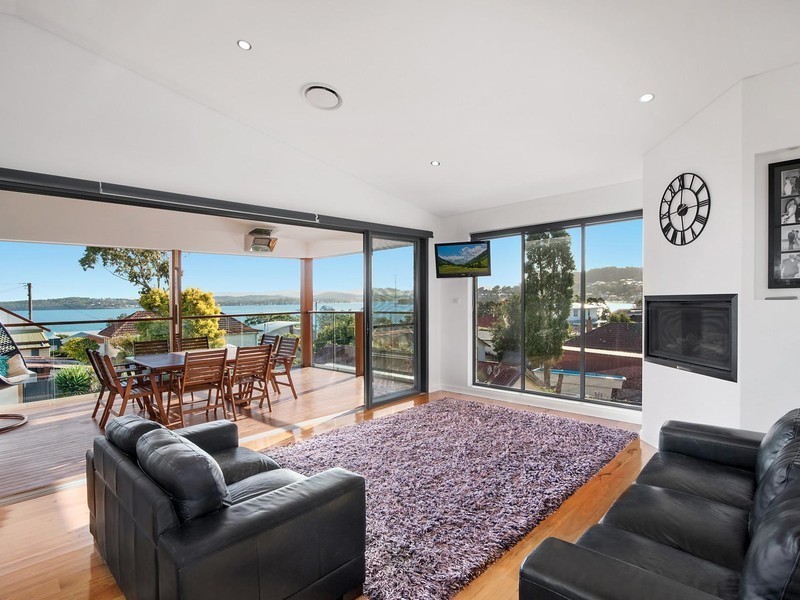 11 James Street, Warners Bay NSW 2282