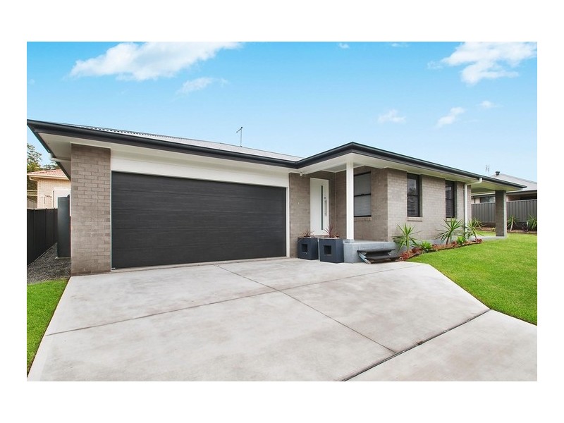 24 Eumina Street, Cameron Park NSW 2285