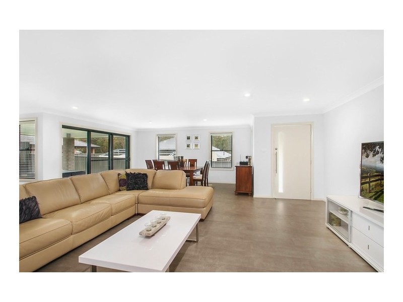 24 Eumina Street, Cameron Park NSW 2285