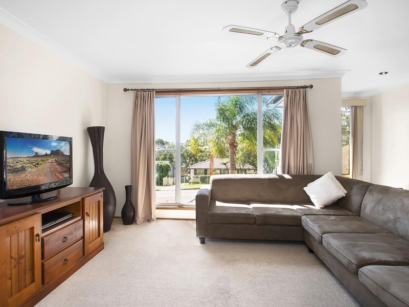 40 Delasala Drive, Macquarie Hills NSW 2285