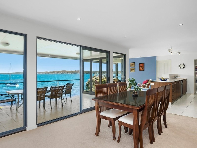 12 Macquarie Street, Bolton Point NSW 2283