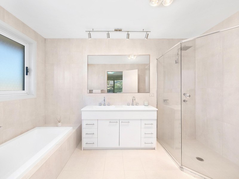 5 Pindimar Close, Eleebana NSW 2282