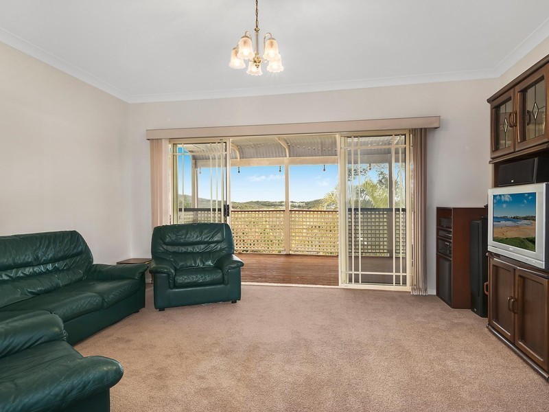 16 Grovelake Close, Eleebana NSW 2282